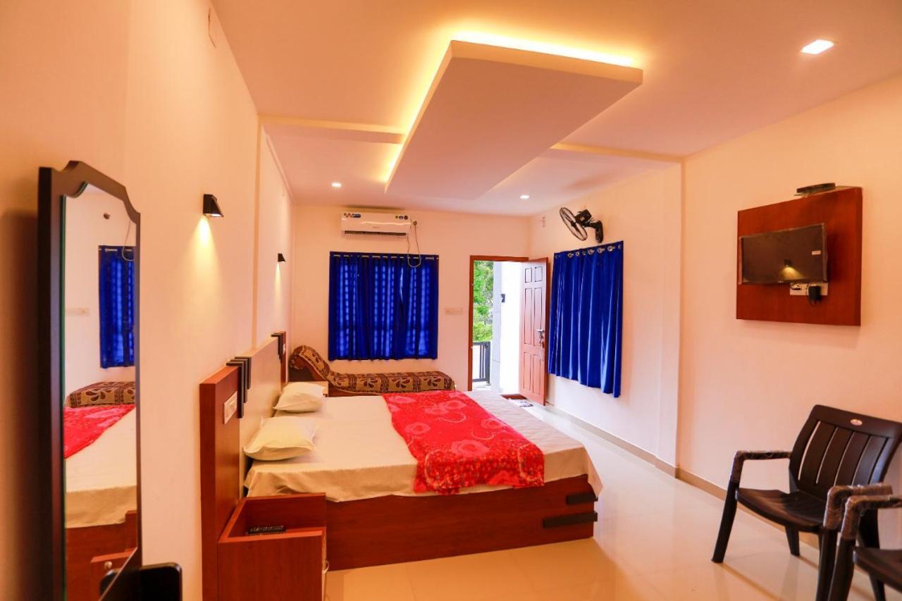 Dakshinakasi Guest House Thirunelly Exterior photo