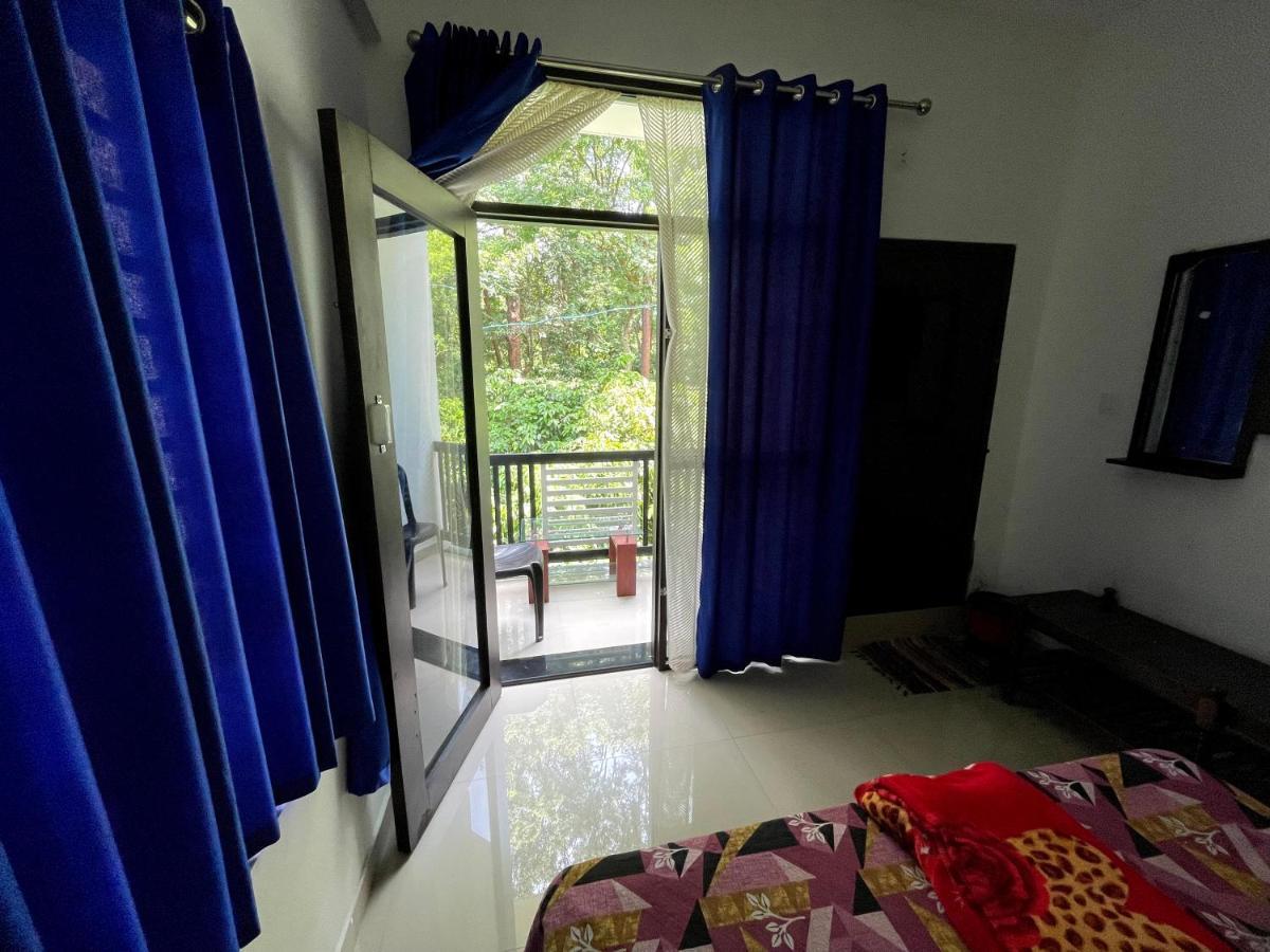 Dakshinakasi Guest House Thirunelly Exterior photo