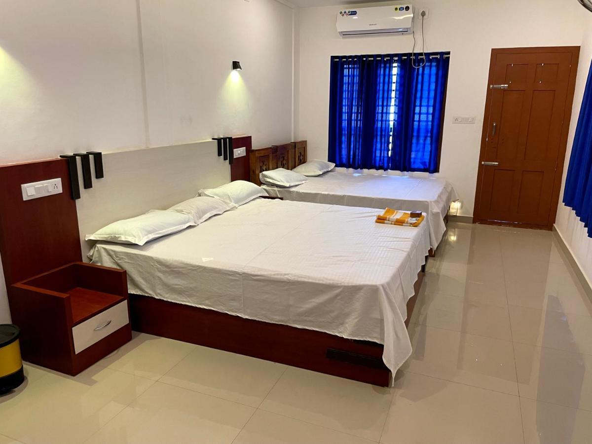 Dakshinakasi Guest House Thirunelly Exterior photo