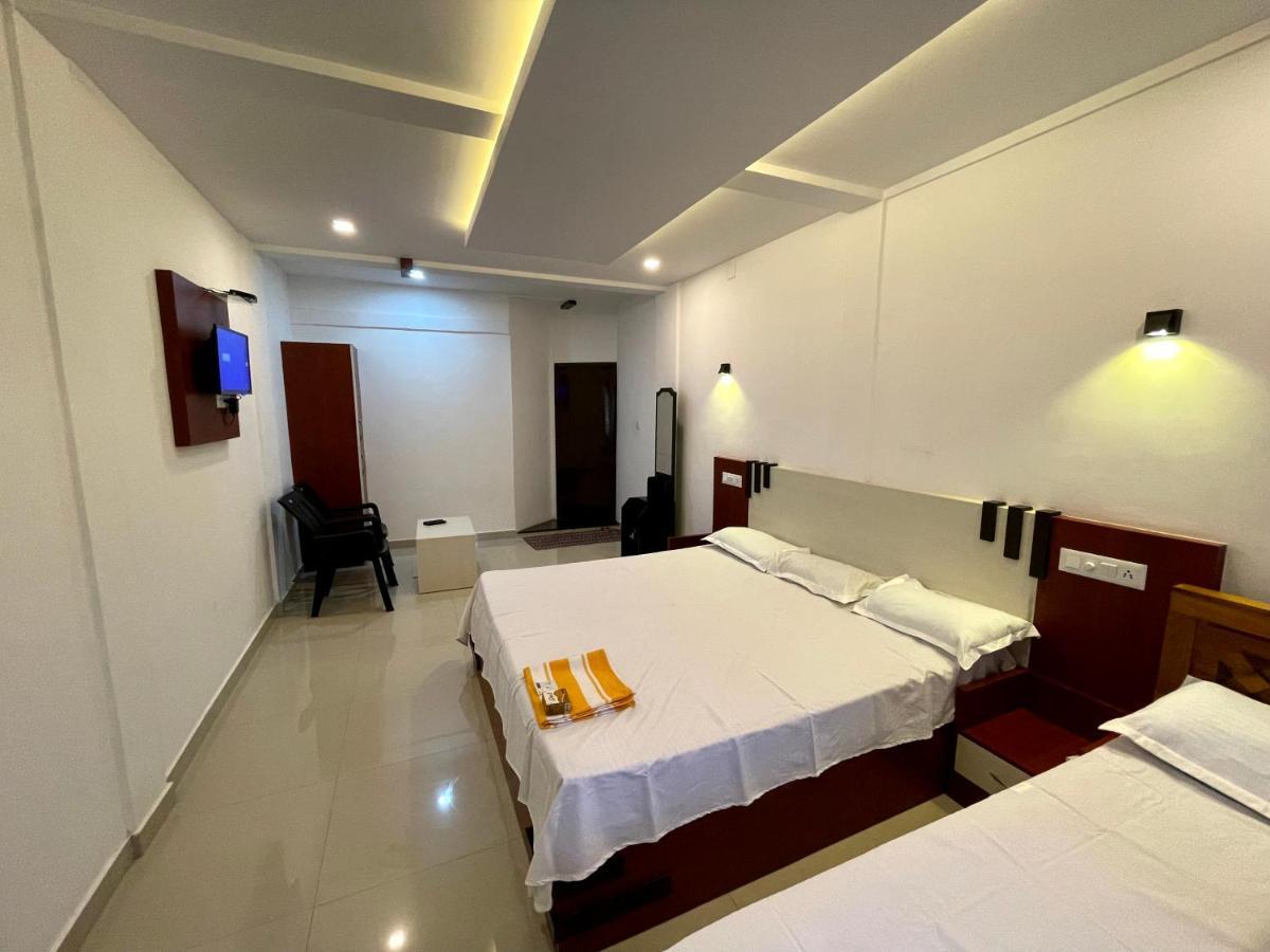 Dakshinakasi Guest House Thirunelly Exterior photo