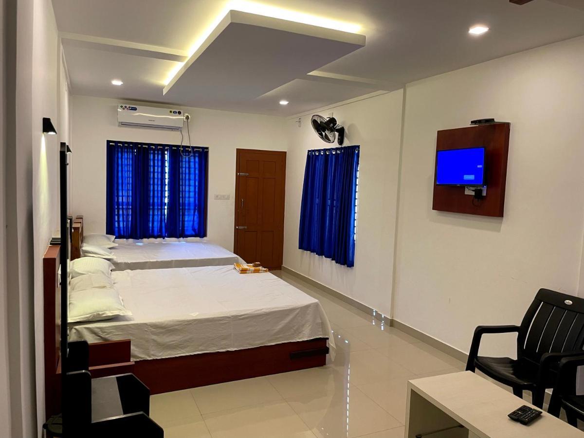 Dakshinakasi Guest House Thirunelly Exterior photo