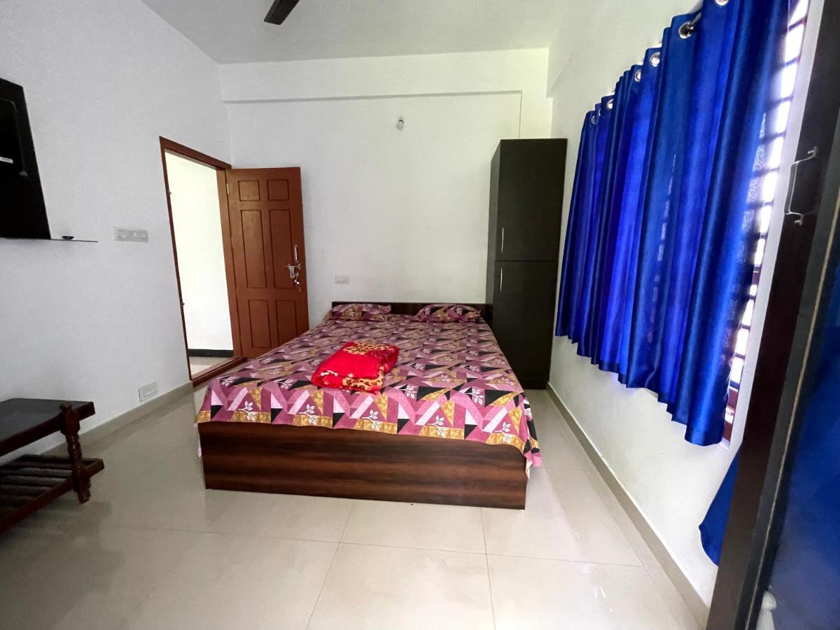 Dakshinakasi Guest House Thirunelly Exterior photo