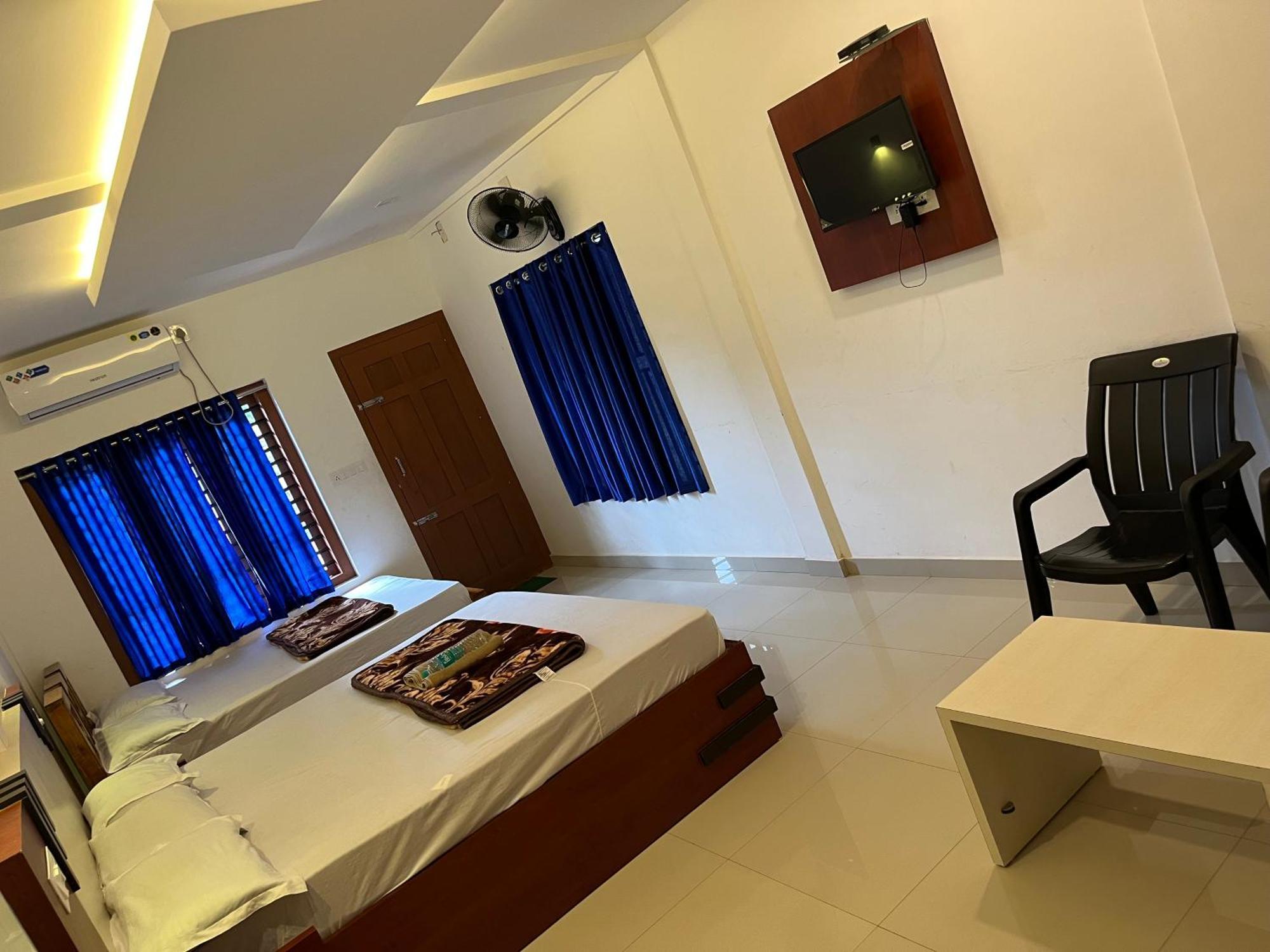 Dakshinakasi Guest House Thirunelly Exterior photo