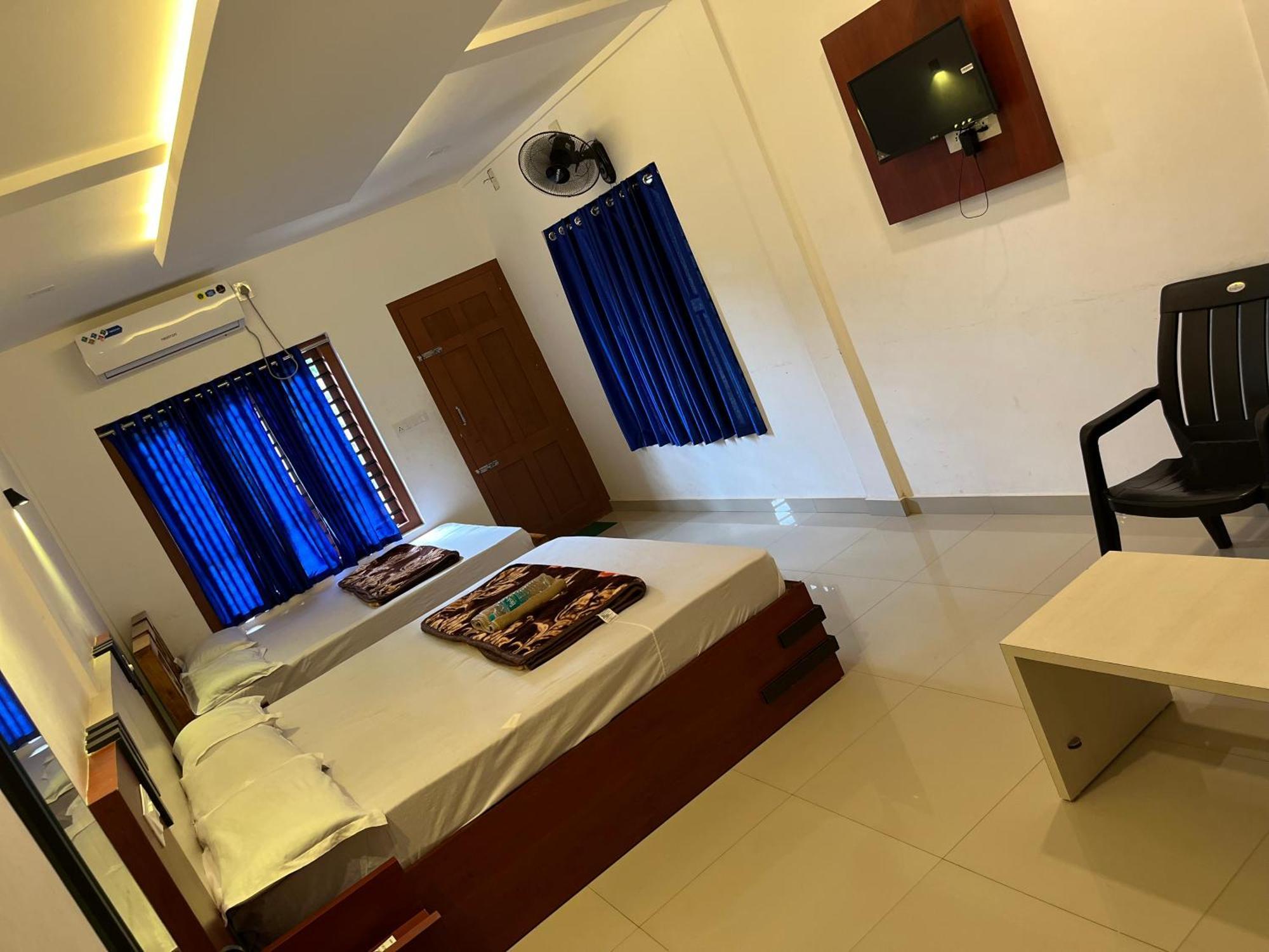 Dakshinakasi Guest House Thirunelly Exterior photo