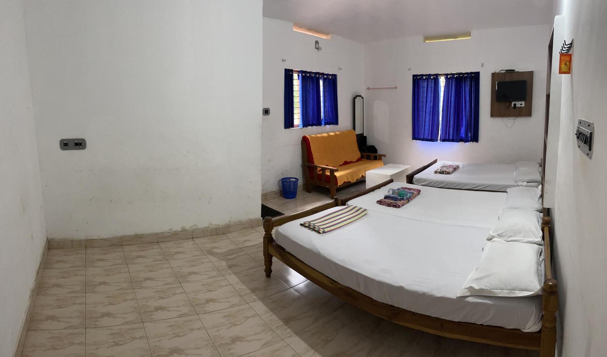 Dakshinakasi Guest House Thirunelly Exterior photo