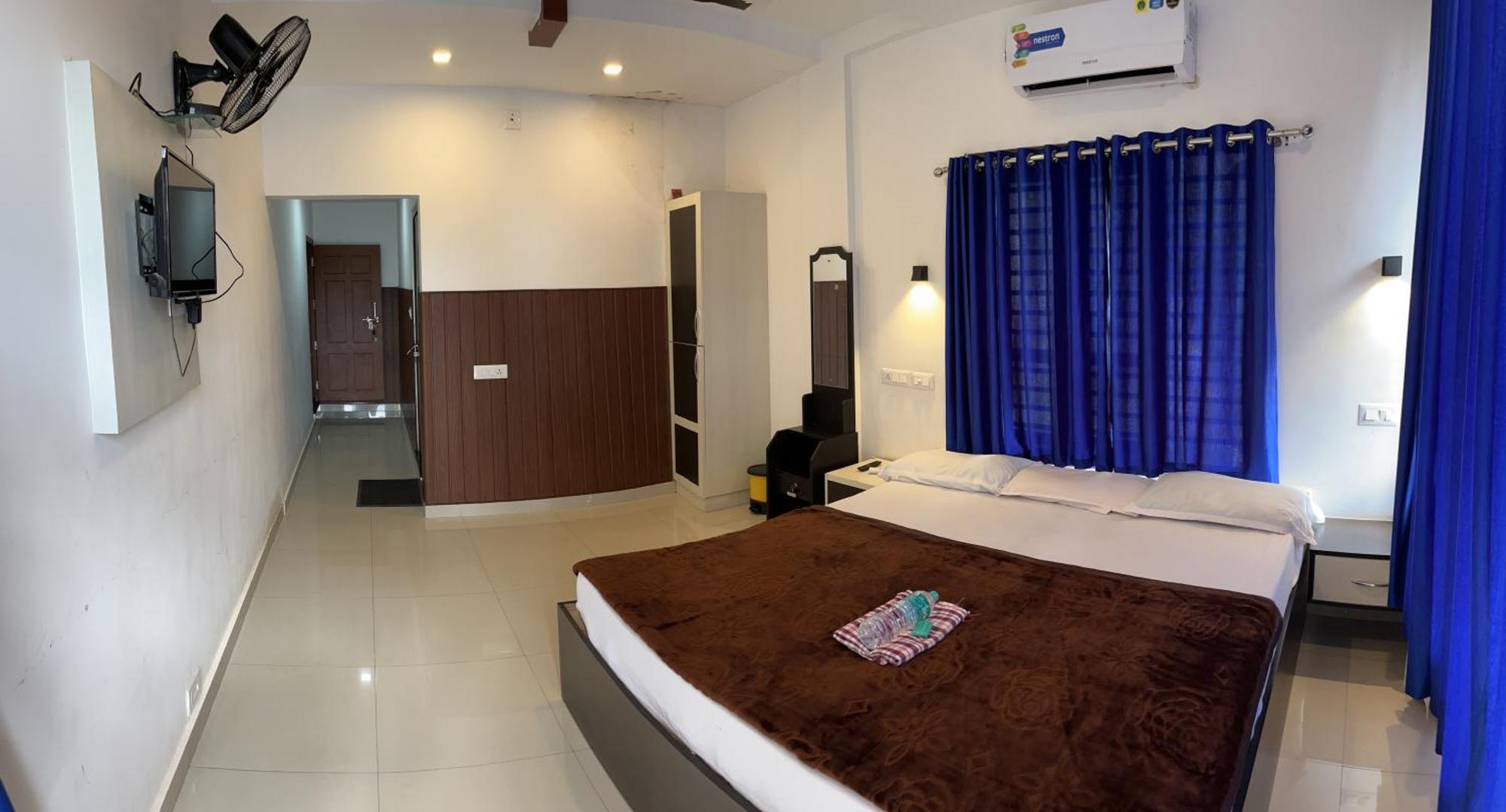 Dakshinakasi Guest House Thirunelly Exterior photo