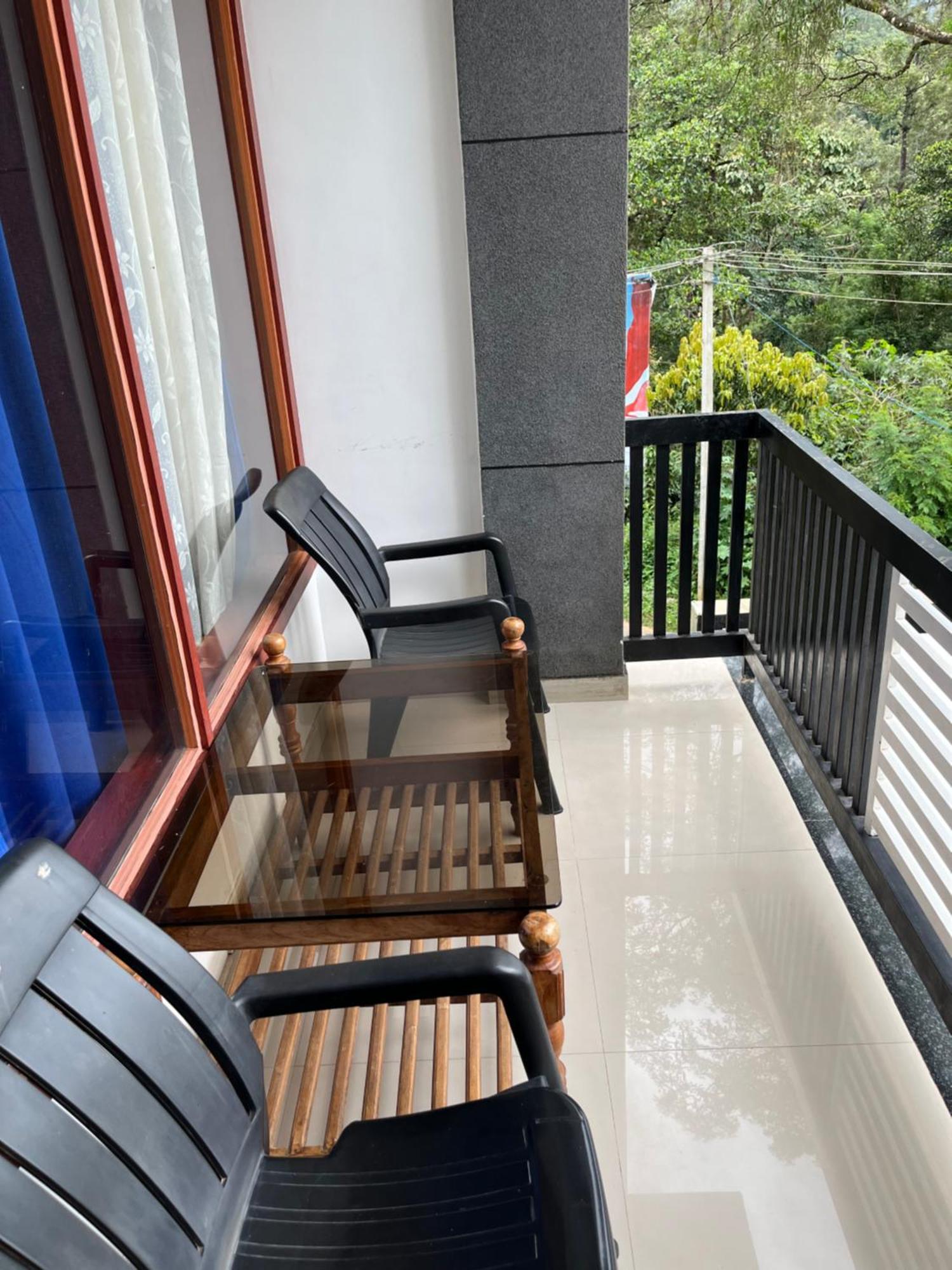 Dakshinakasi Guest House Thirunelly Exterior photo