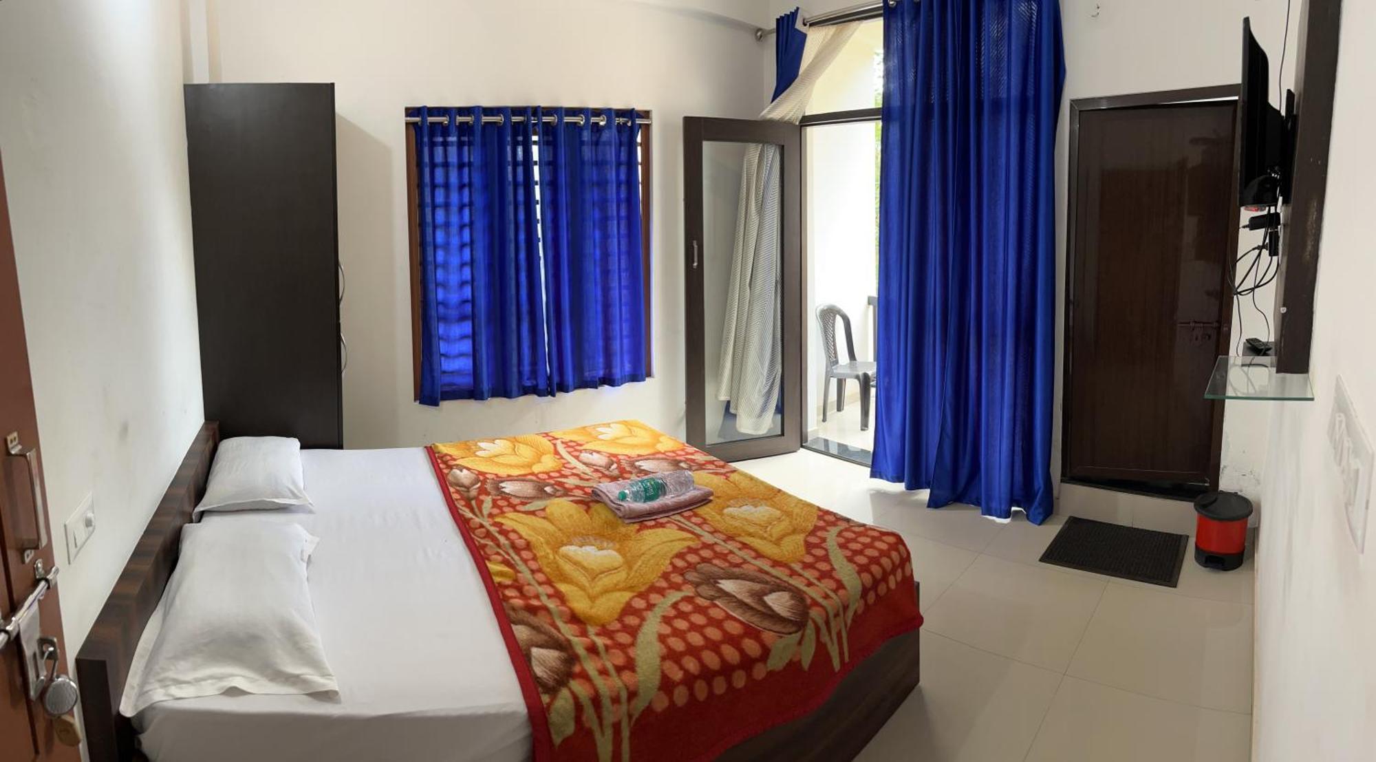 Dakshinakasi Guest House Thirunelly Exterior photo