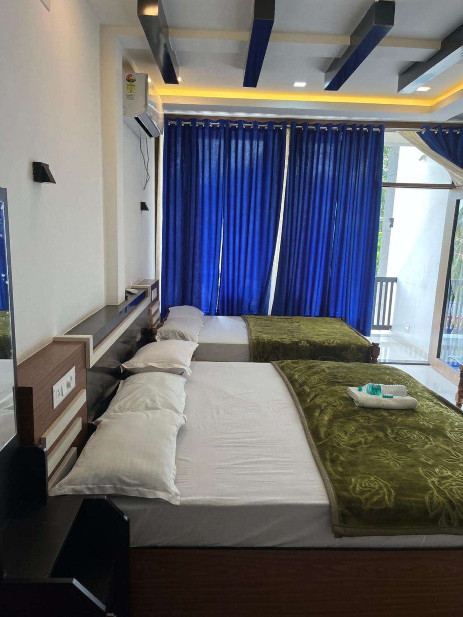Dakshinakasi Guest House Thirunelly Exterior photo