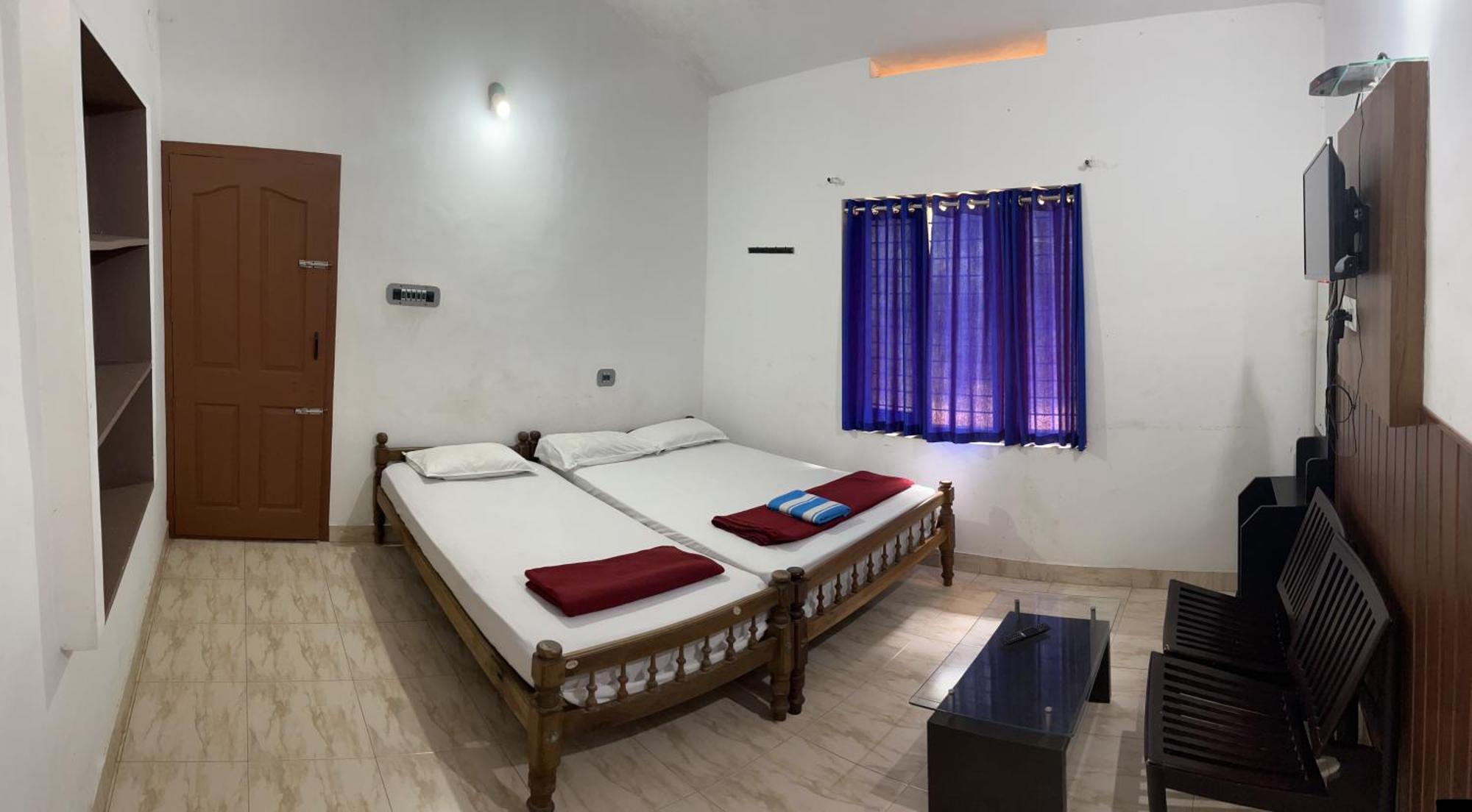 Dakshinakasi Guest House Thirunelly Exterior photo