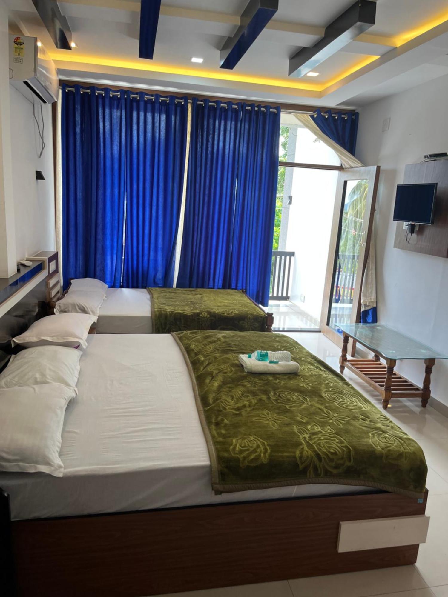 Dakshinakasi Guest House Thirunelly Exterior photo